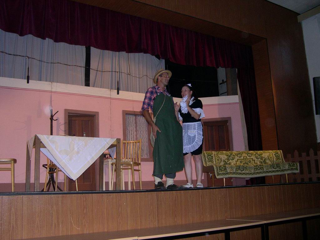 Fotogaléria Divadelné predstavenie zo Selenče - 8.7.2012 (19) Divadelné predstavenie zo Selenče - 8.7.2012