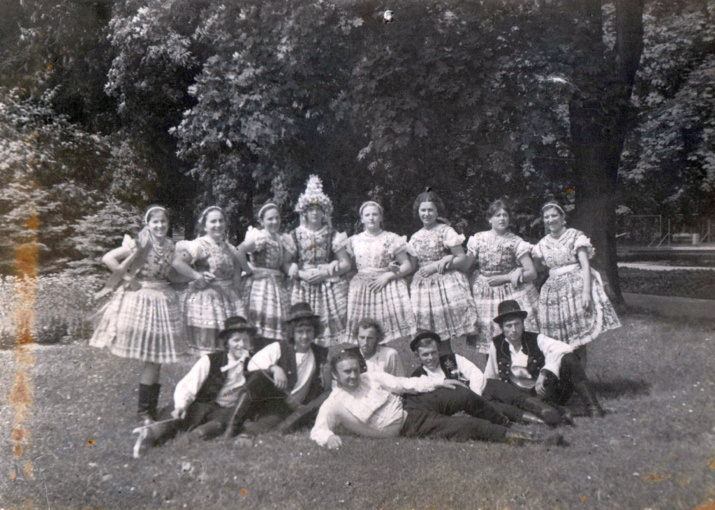 Fotogaléria História folklóru v Hronských Kľačanoch (19) História folklóru v Hronských Kľačanoch